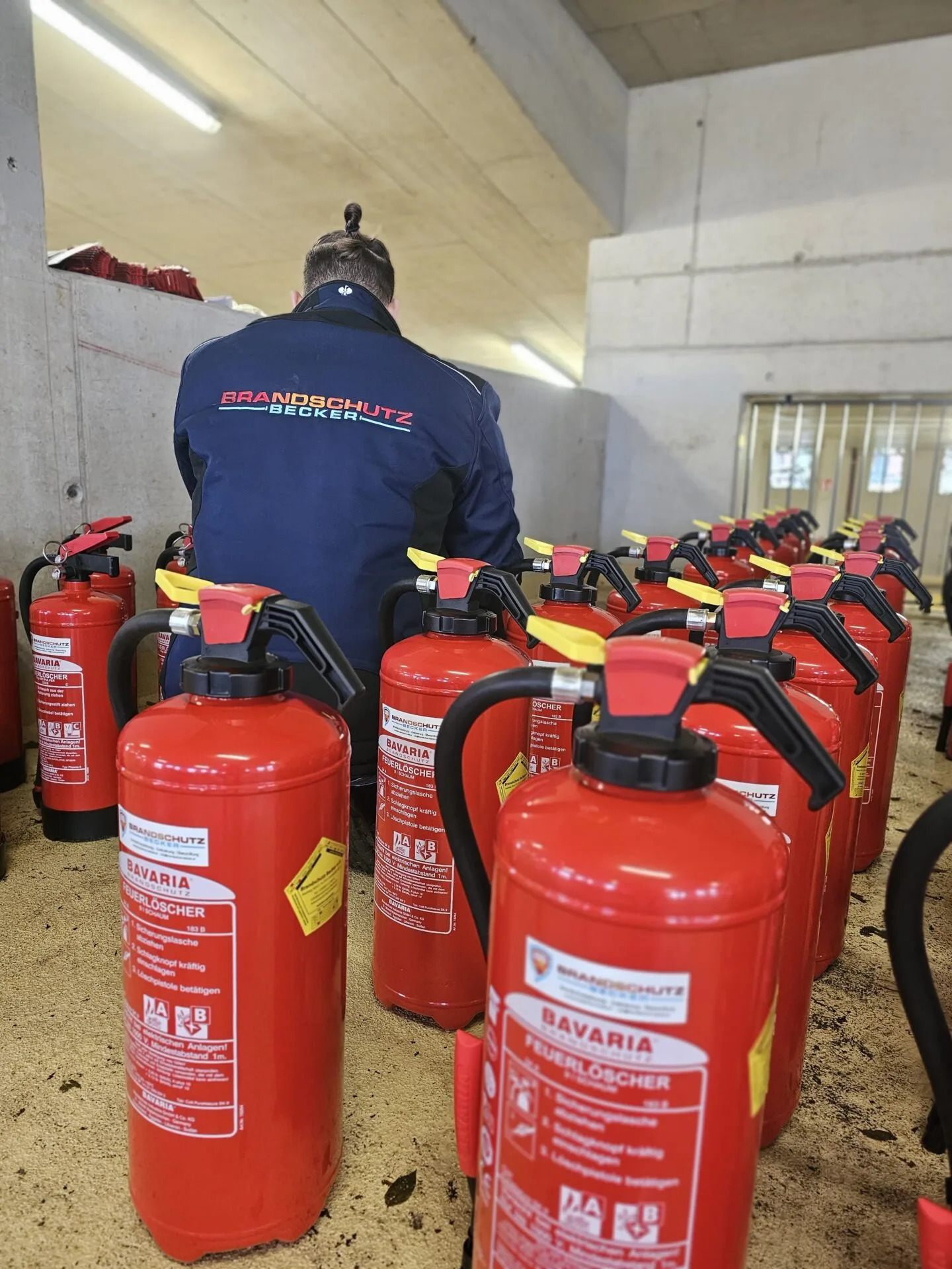 Mehr über den Artikel erfahren Feuerlöscher mieten